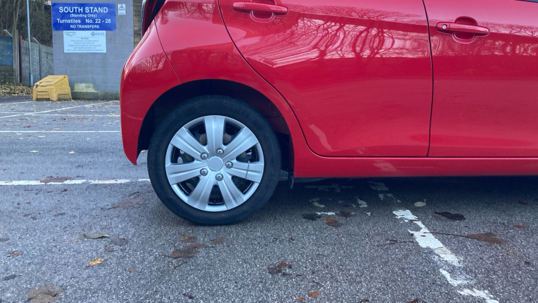 Toyota Aygo 1.0 VVT-i X-Play 5dr Petrol Hatchback